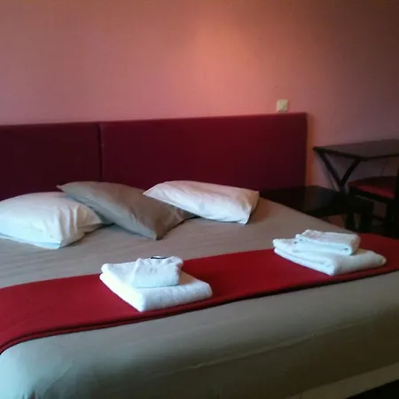 Le Clos Fleuri Hotel 2*