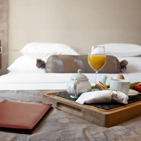 Le Clos Fleuri Hotel 2*