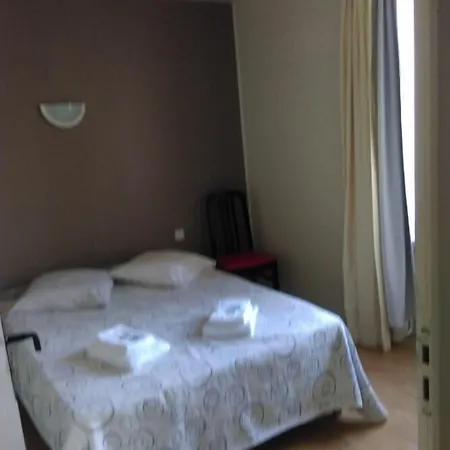 Le Clos Fleuri 2* Bourg-de-Thizy
