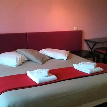 Le Clos Fleuri Hotel Bourg-de-Thizy