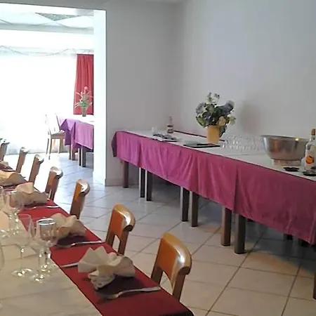 Le Clos Fleuri 2* Bourg-de-Thizy